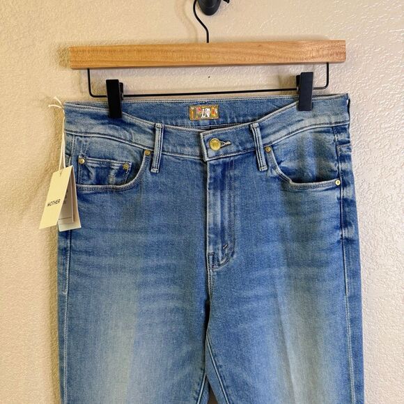 NEW Mother The Weekender Fray Mid Rise FIare Jeans Size 29 Glow Up Blue Denim - Picture 3 of 16